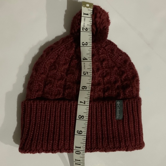 COLUMBIA Burgundy Red wool beanie, excellent - Picture 6 of 8